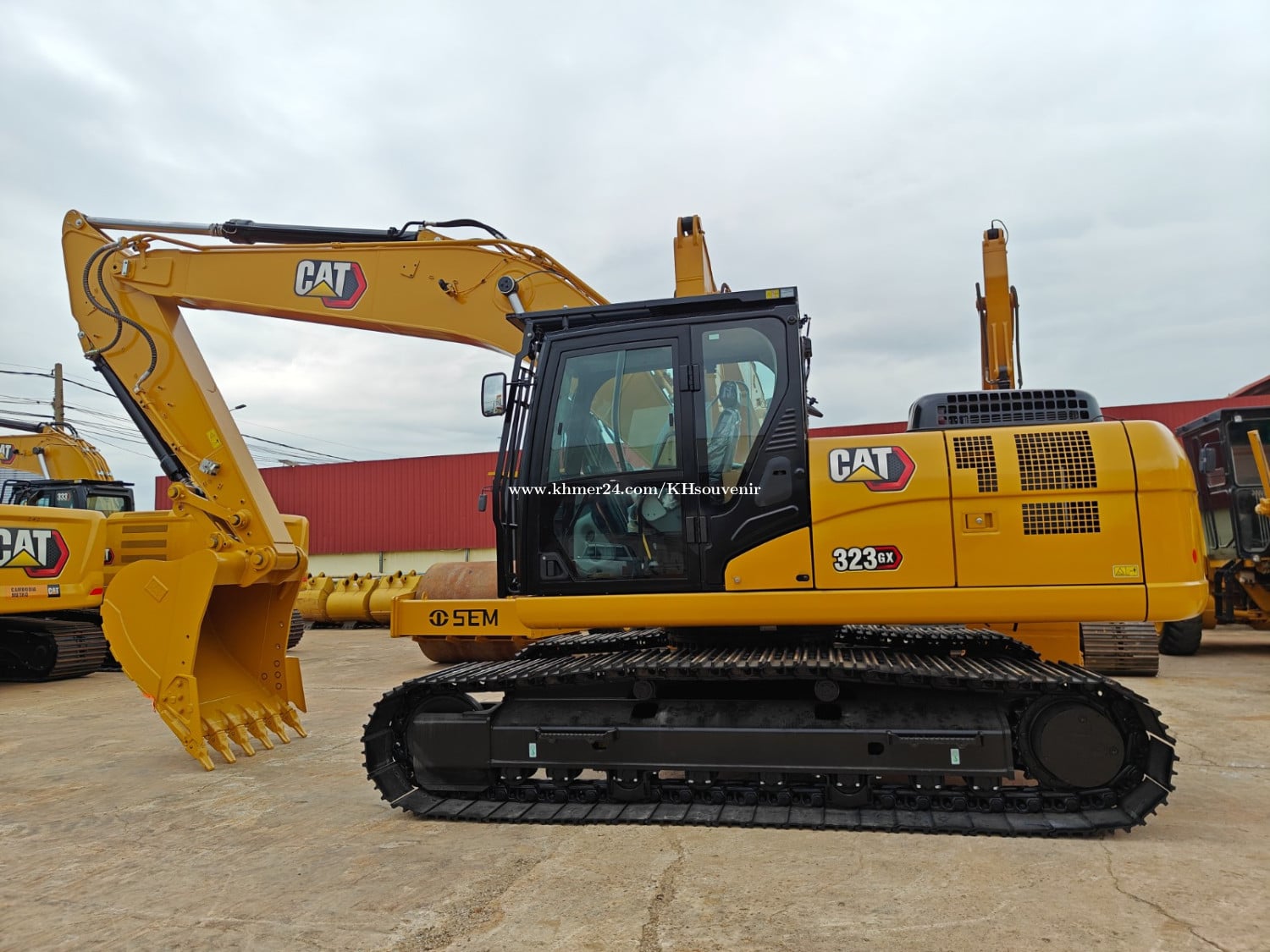 Cat® 323GX អេស្កាខេត៦ម៉ាស៊ីន សម្រាប់ការដ្ឋានថ្ម