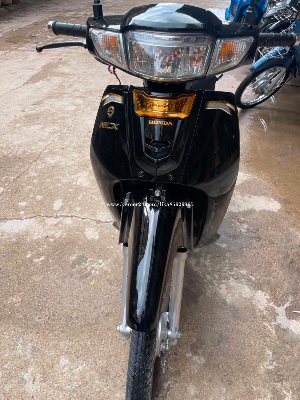 Honda Dream 025ឡើង026នៅស្អាតមានកាតគ្រីត្រឹមត្រូវលក់1650$
