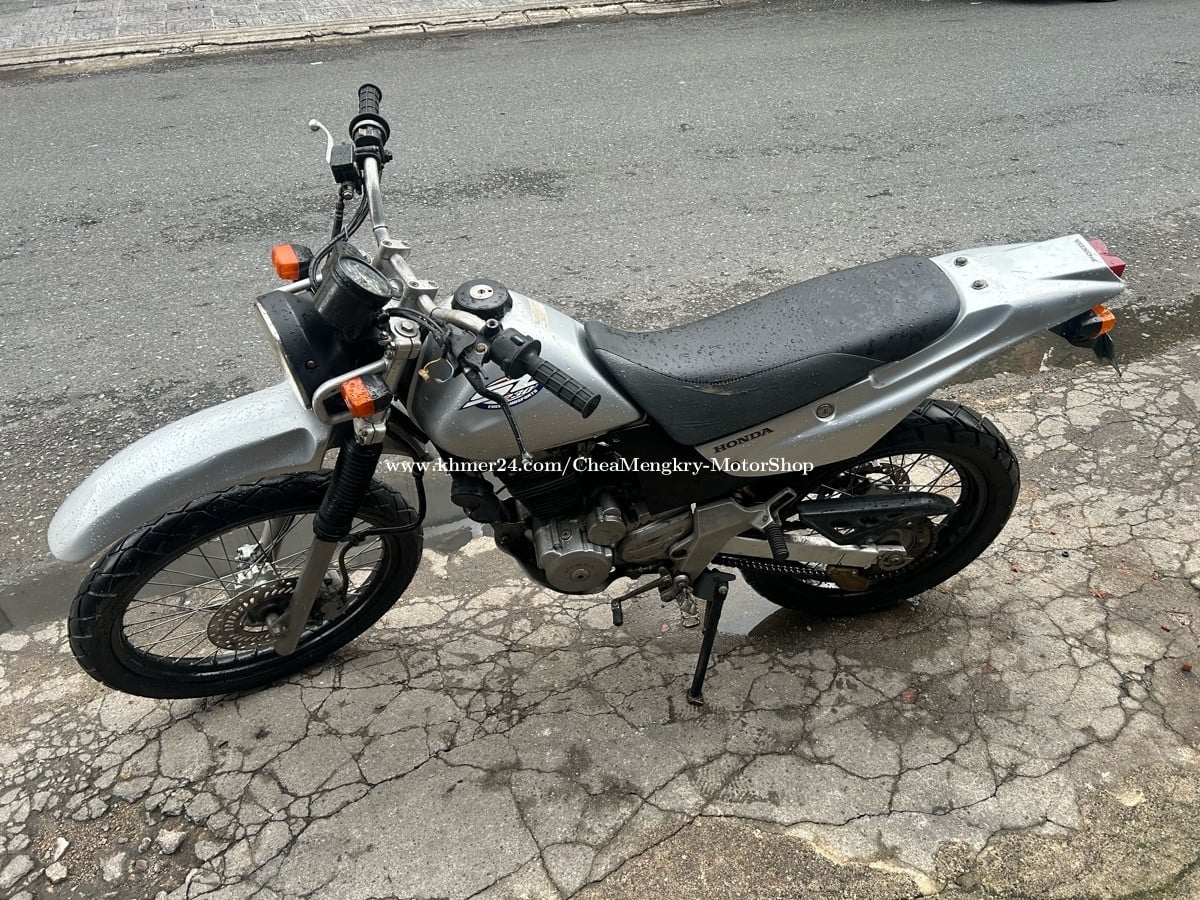 Honda SL 230cc មានពន្ធ