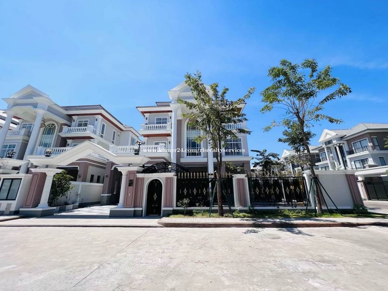 House & Lot - Queen Villa For Rent