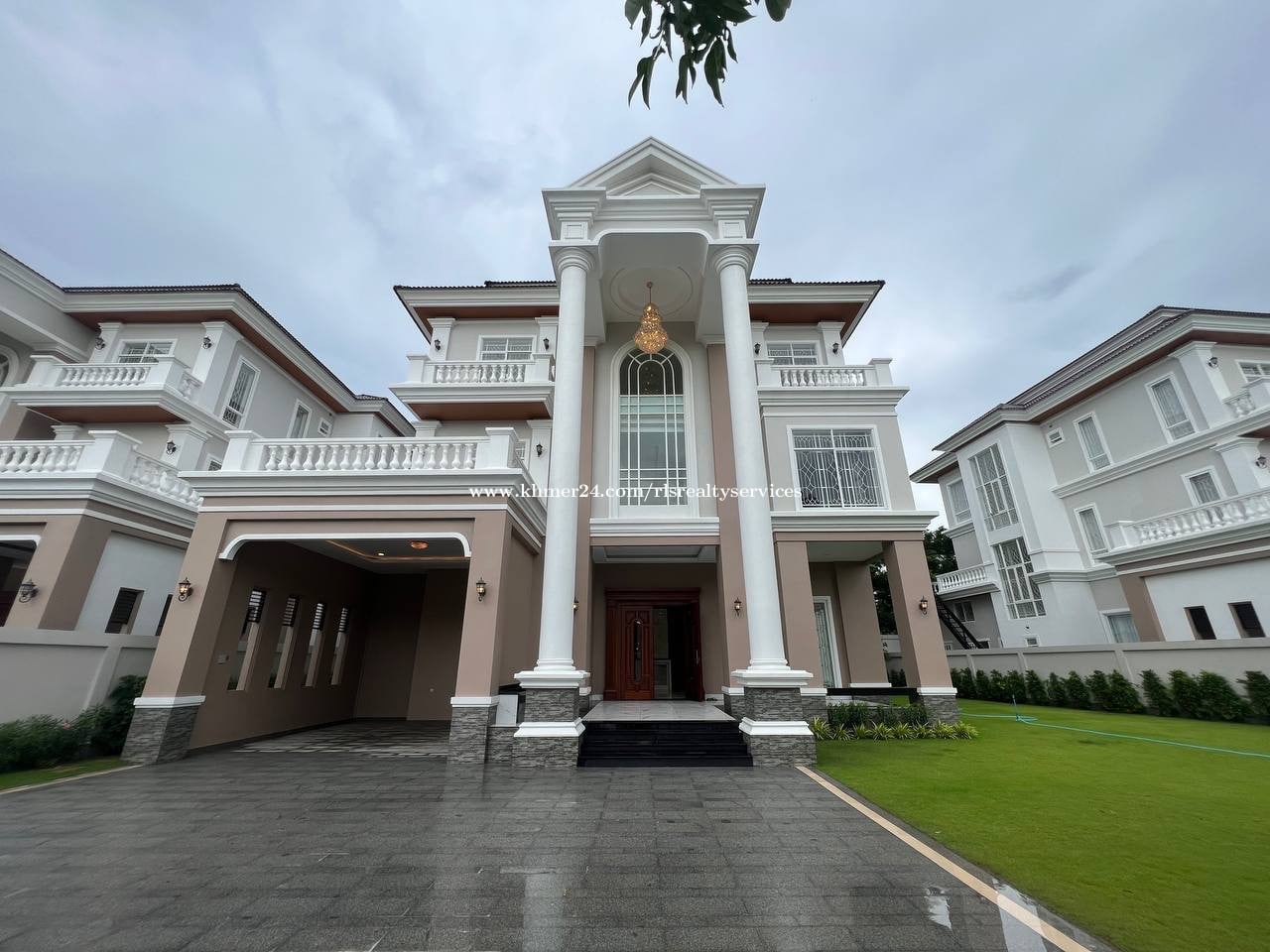 House & Lot - Queen Villa For Rent
