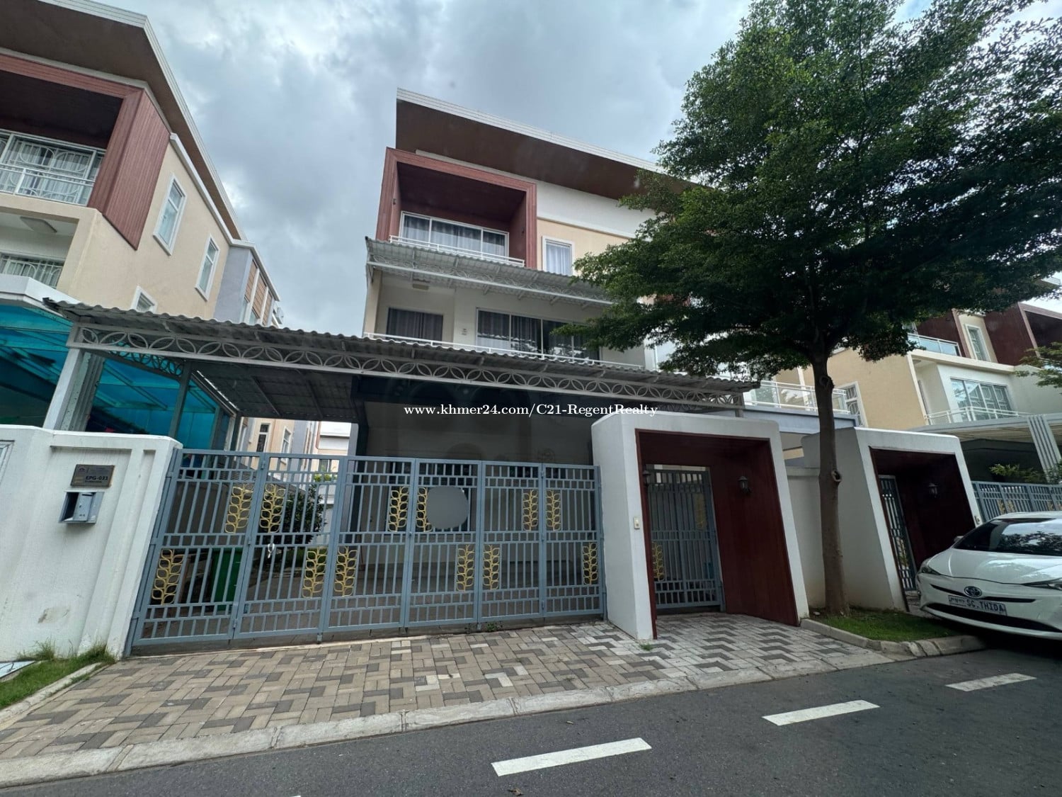 House for rent in Orkide 6A