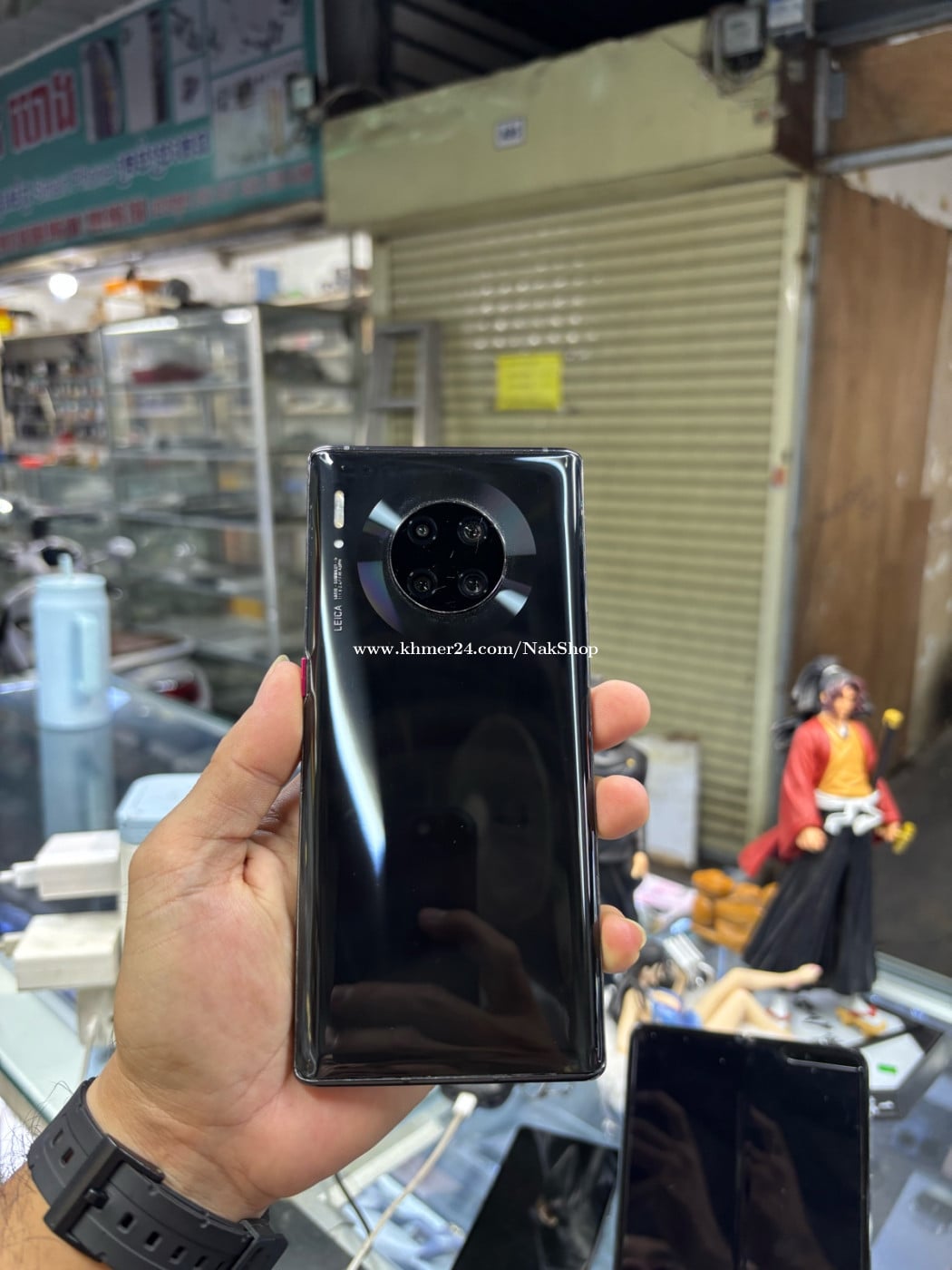 Huawei Mate30pro 128G Ram8G Sim2 CH ម៉ាសុីនអេក្រង់ស្រុីន