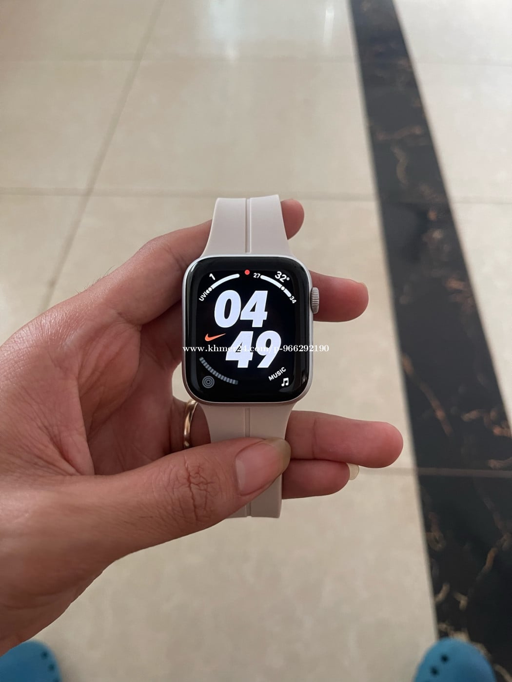 I watch s4 44MM នៅស្អាត 97%