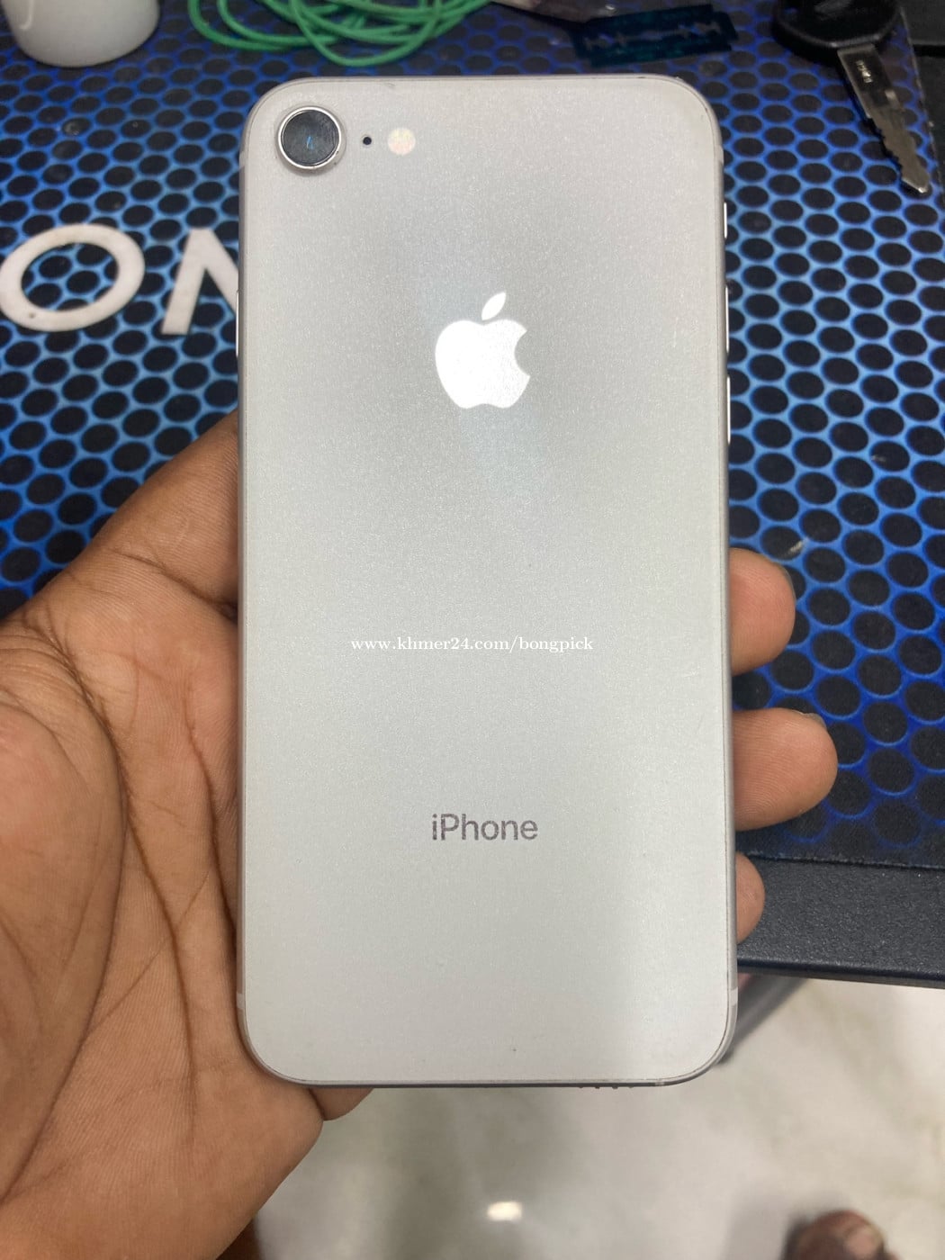 iPhone 8