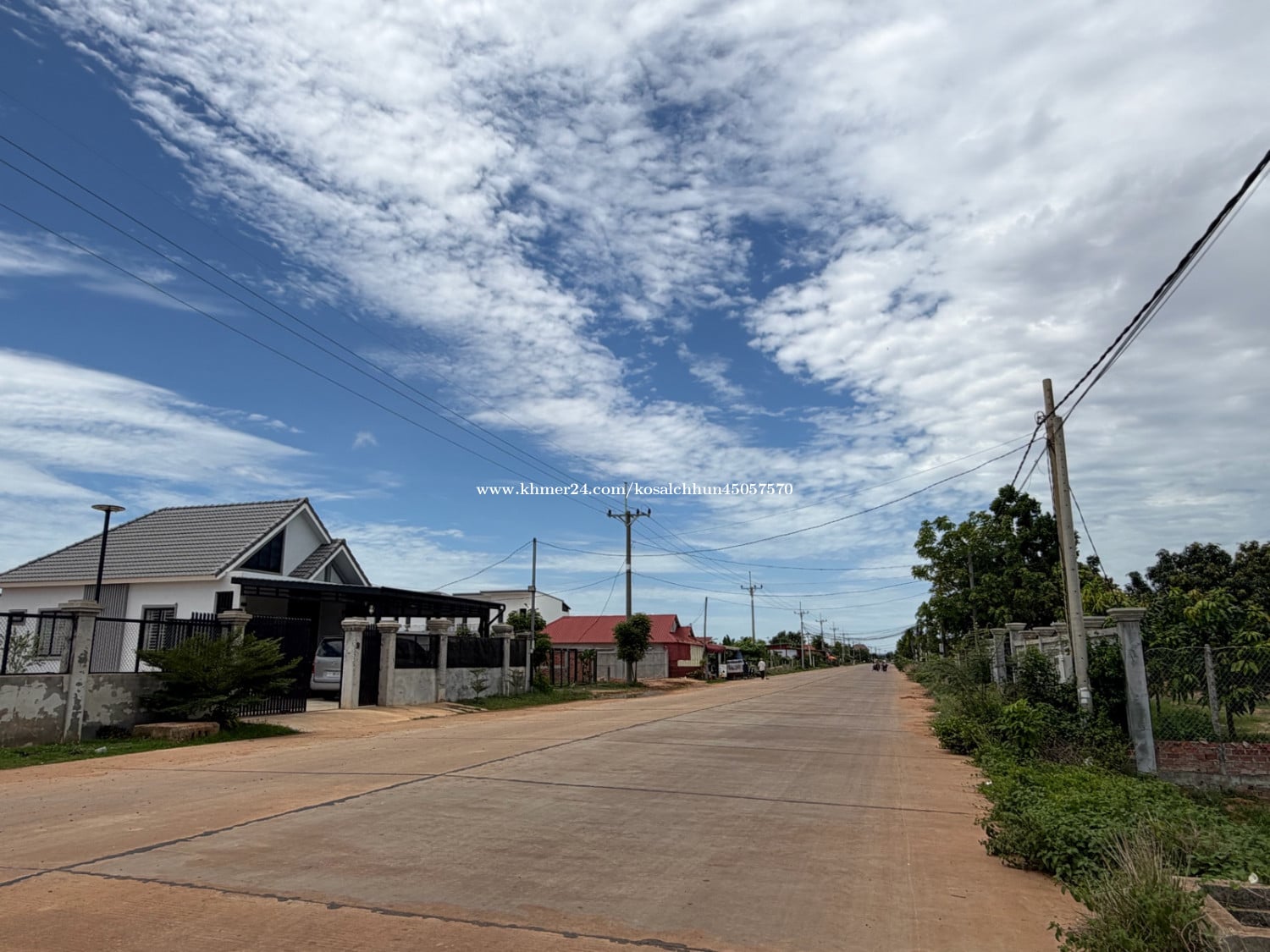 ដីលក់6kmពីផ្សារចាស់ Land for sale at Tavern Road Siemreap