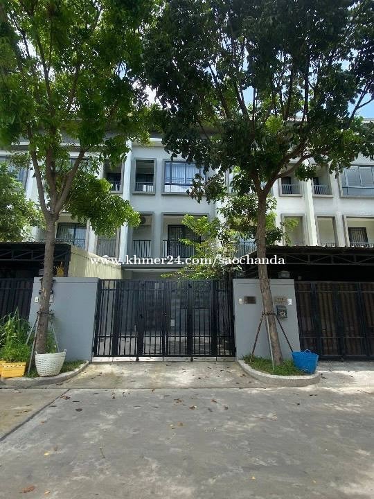 Link house for rent at Borey Chipmong 598