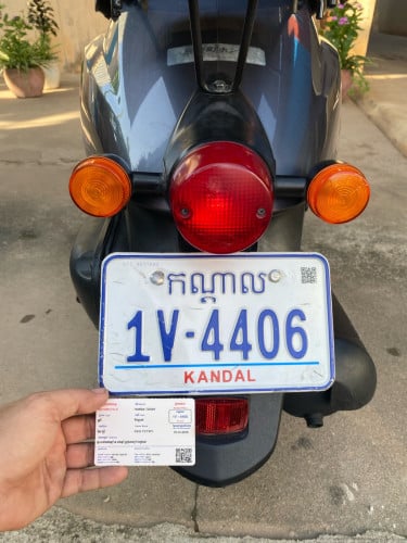 ម៉ូតូលក់នៅស្អាត