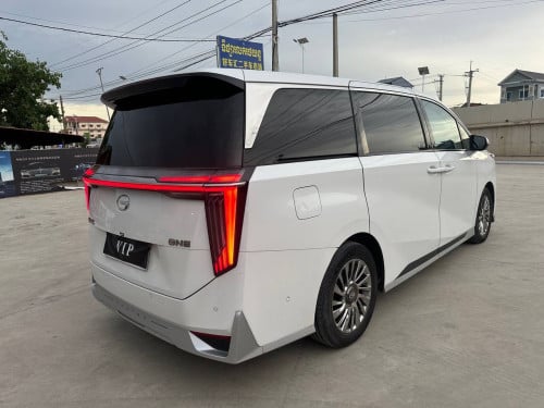 មកមើលឡានផ្ទាល់នៅហាងបាន តម្លៃចរចាបានទៀត
