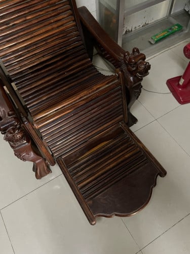 កៅអីឈើ នាងនួន និង ក្រញូង