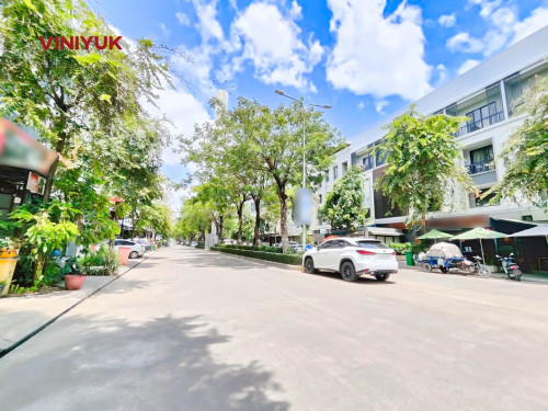 ផ្ទះអាជីវកម្ម សម្រាប់ជួល!!
