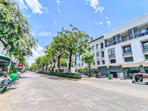 ផ្ទះអាជីវកម្ម សម្រាប់លក់!!