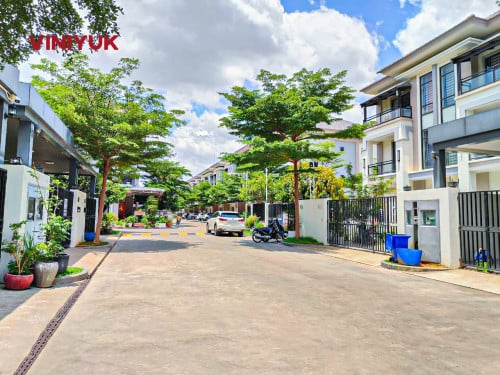 វីឡាភ្លោះ សម្រាប់លក់!!