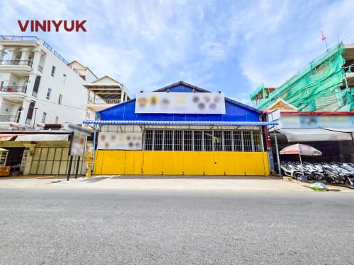 ឃ្លាំង សម្រាប់ជួល !!