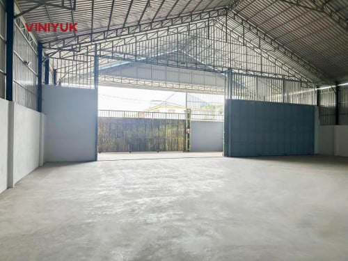 ឃ្លាំង សម្រាប់ជួល !!