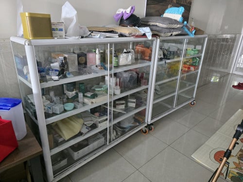 ទូតាំង ទូកញ្ចក់