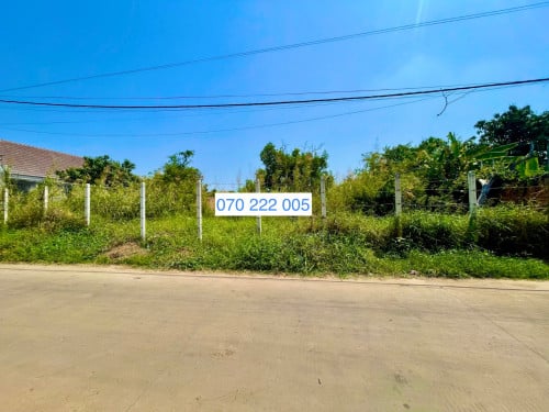 ដីលក់ ក្នុងភូមិស្វាយតាអុក សង្កាត់វាលស្បូវ (ប្លង់រឹង)