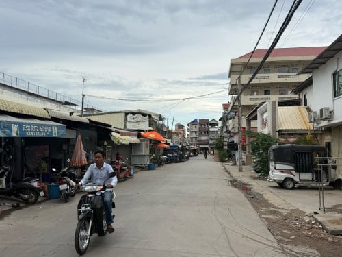 អគាបន្ទប់ជួលលក់នៅចោមចៅ