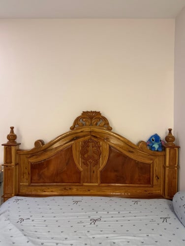 គ្រែធ្នង់សុទ្ធ គ្រែកម៉ុង