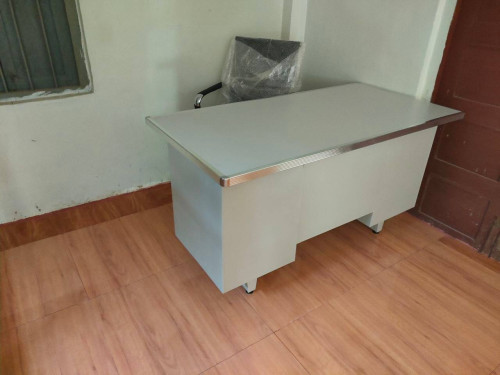 តុដែកបុគ្គលឹក