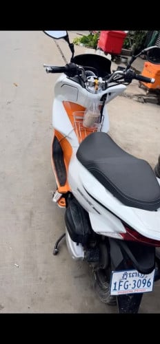 ម៉ូតូលក់ម៉ាសុីនស្ងាត់