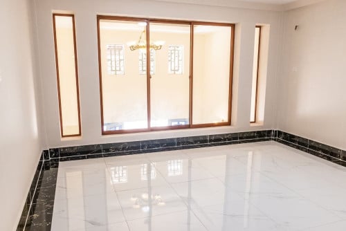 ផ្ទះអាជីវកម្មលក់បន្ទាន់