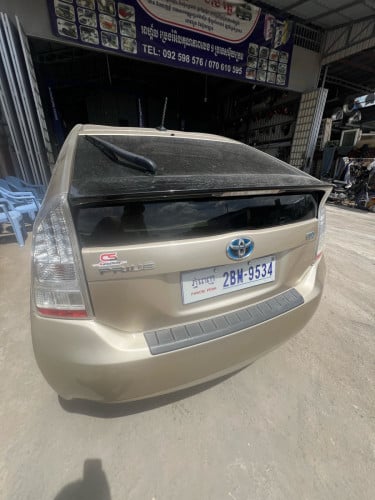 ឡានលក់បងប្អូន010អប់សិនបួន