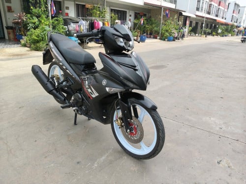 ម៉ូតូស្អាតថ្មីឆ្នាំ022 ម៉ាស៊ីនតាន់អត់កាតទេ