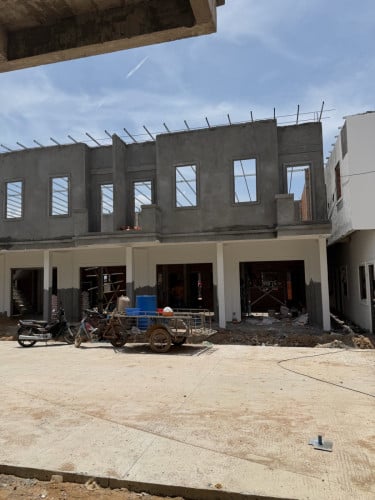 ផ្ទះលក់បន្ទាន់10000$បុរីកំពុងសាងសង់២ខែទៀតចូលរស់នៅបាន