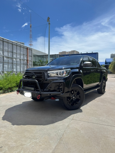 តម្លៃ 3មុឺនជាង 2020 Toyota Hilux Revo ពណ៌ខ្មៅ