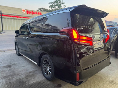 阿法 Alphard 2021年