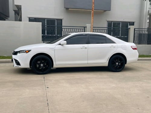 ខ្ចីញ៉េញ ថ្មីកម្រជួប Camry 2007 Hybrid Full Option