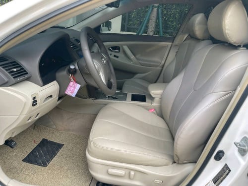 ខ្ចីញ៉េញ ថ្មីកម្រជួប Camry 2007 Hybrid Full Option