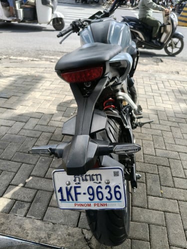 ម៉ូតូ cb នៅស្អាត 70% ធានាជូនគ្រឿងស៊ីន