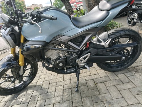 ម៉ូតូ cb នៅស្អាត 70% ធានាជូនគ្រឿងស៊ីន
