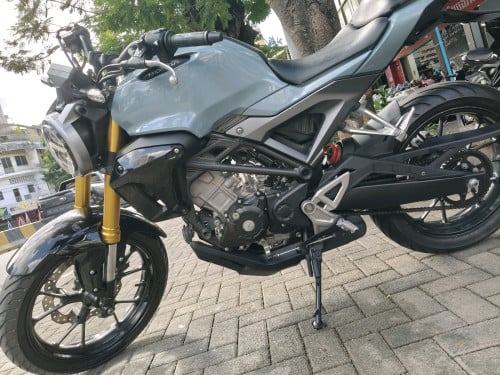 ម៉ូតូ cb នៅស្អាត 70% ធានាជូនគ្រឿងស៊ីន