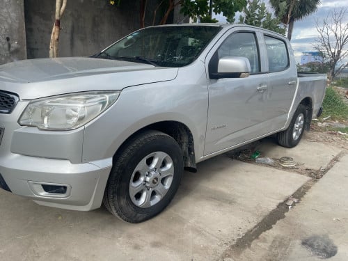 លក់Chevrolet Colorado 2013ម៉ាសុិន2,5Lលេខដៃប៉ុង1