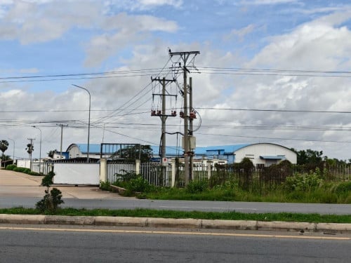 แแแแ
แแแแแแแถแแแแฝแแแแแผแแแถแแทแแแแฃ / Factory for rent Location Road3
