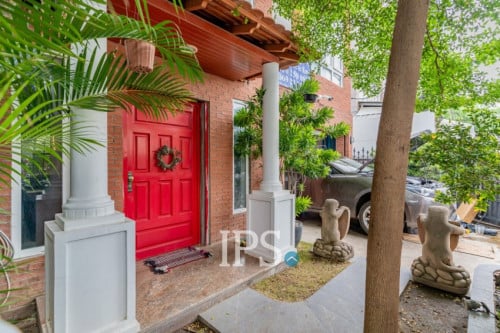 #FORSALE ๐ Western Style 4-Bedroom Villa -๐Phnom Penh Thmey, Phnom Penh