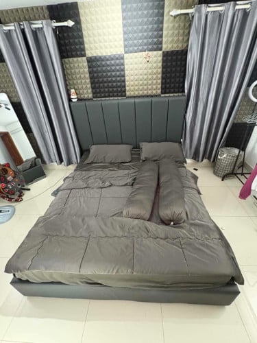 លក់គ្រែពូក Grade A មួយទឹក ទំហំ1.6m តម្លៃ135$ (ទាំងពូកនិងគ្រែ)