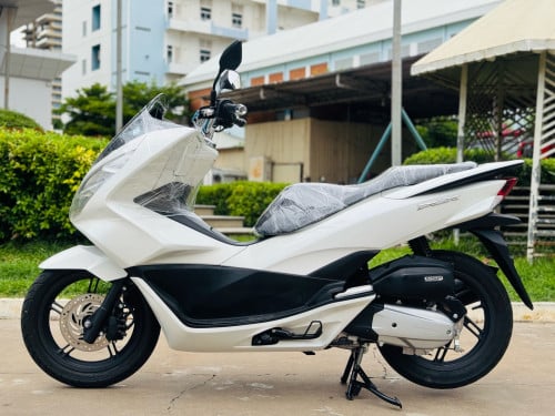 ក្រដាសពន្ធ HONDA PCX 017ជប៉ុនសុទ្ធ100% កម្លាំង125cc ធានាម៉ូតូស្អាតខ្ចីអេម98% តំលៃ1930$ Freeផ្លាកលេខ✅