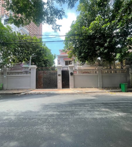 ផ្ទះលក់/House for Rent ទីតាំងផ្ទះ/សង្កាត់បឹងកក់1 ខណ្ឌទួលគោក