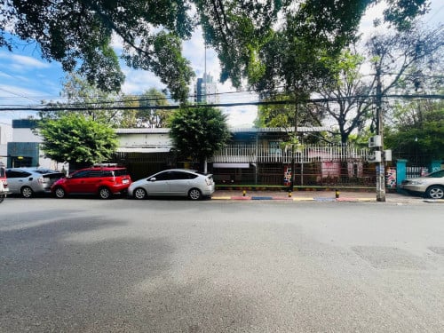 แแแแแแแแแถแแแแฝแแแ
แแฝแแแแ/ House for rent in Toul Kork