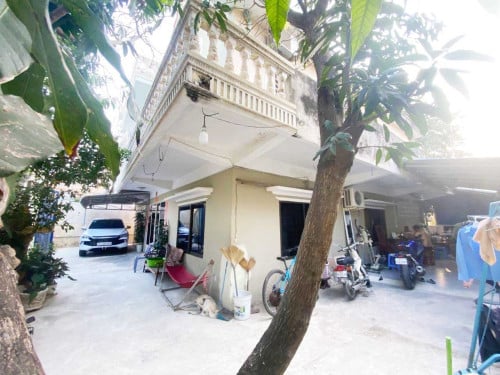 ផ្ទះសម្រាប់លក់នៅ ក្រុងតាខ្មៅ | House for Sale in Krong Takhmao