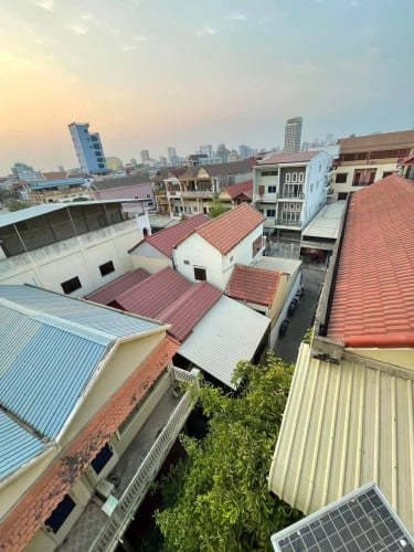 ផ្ទះលក់បន្ទាន់ នៅសង្កាត់ផ្សារដើមថ្កូវ | House Urgent Sale in Sangkat Phsar Daem Thkov