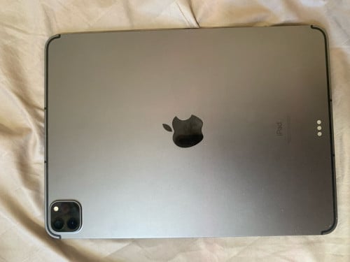 ខ្ញុំត្រូវការលក់ iPad Pro m1 128g sim&wif នៅសានុំហ្សុីនទាំងអស់ មានថែមប៊ិចសម្រាប់សរសេរផងដែរ