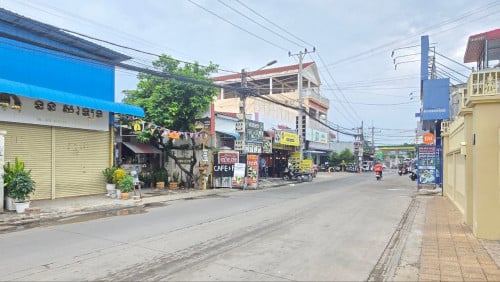 ដីសម្រាប់លក់ ទួលសង្កែ ឫស្សីកែវ ល្អសំរាប់សង់អគារបន្ទប់ជួល រឺ សង់អគារ Office