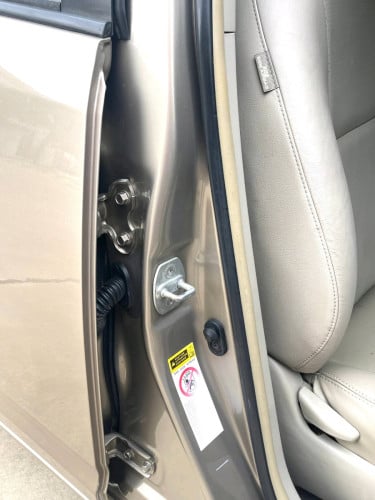 ខ្ចីណាស់! ផែនកម្រ! Prius 08 ពាក់កណ្តាលហ្វ៊ូល ក្នុងលឿង