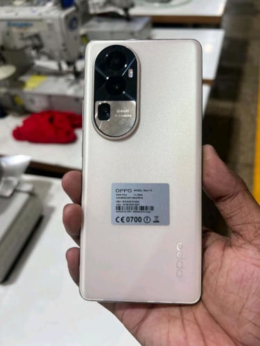 ទូរស័ព្ទរ នៅស្អាតខ្លាំងRam12+4G Rom256G