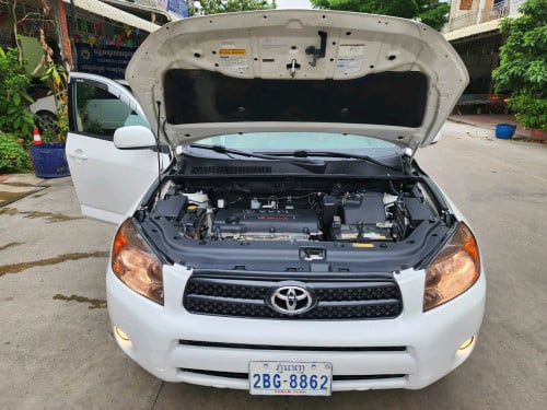 លក់RAV4 ឆ្នាំ06ប៉ុង១.រំលោះសុទ្ធរឺវ៉ៃដូរបាន.គ្រប់សារីនឹងខេត្ត